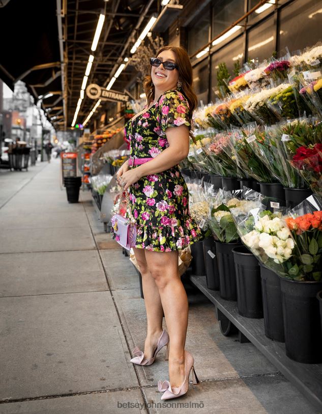 se Betsey Johnson kvinnor vintage blommig miniklänning svart Kläder 0V8BT282