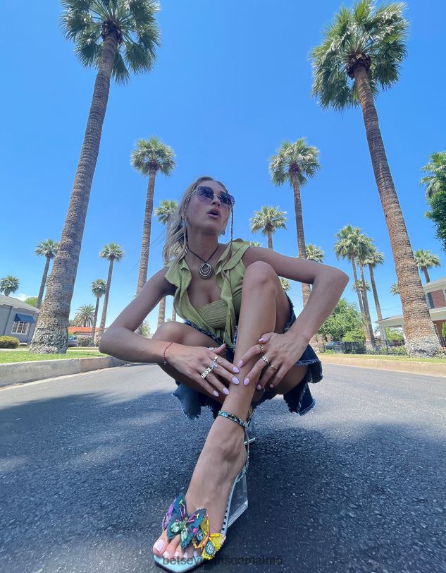 se Betsey Johnson kvinnor kynlee blå multi skor 0V8BT34