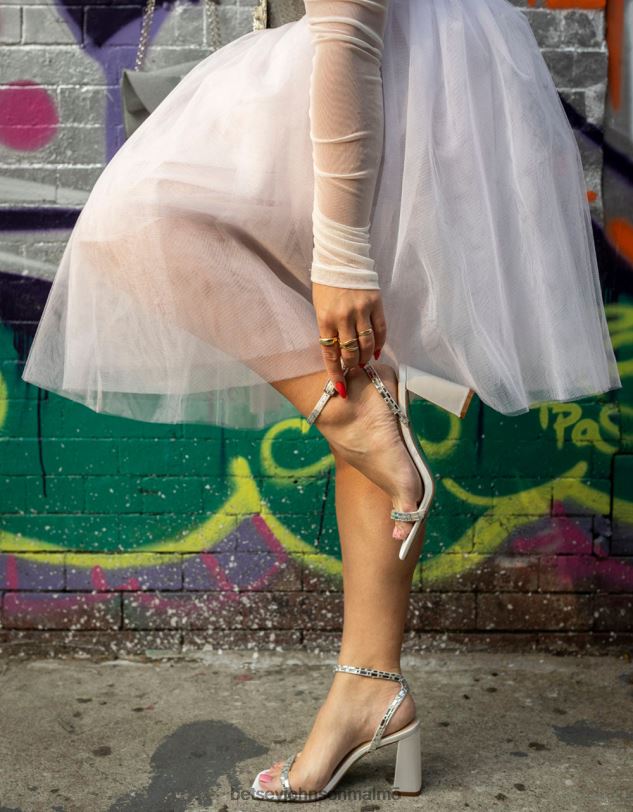 se Betsey Johnson kvinnor scott elfenben skor 0V8BT147