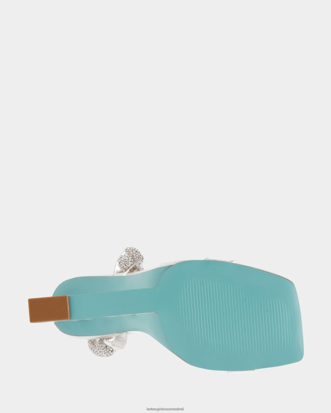 se Betsey Johnson kvinnor troy elfenben skor 0V8BT162