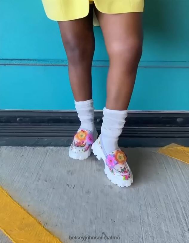 se Betsey Johnson kvinnor vinie blommig mång skor 0V8BT53