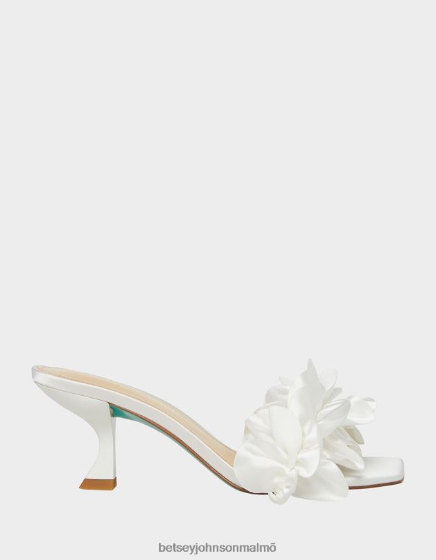 se Betsey Johnson kvinnor kimi elfenben skor 0V8BT131