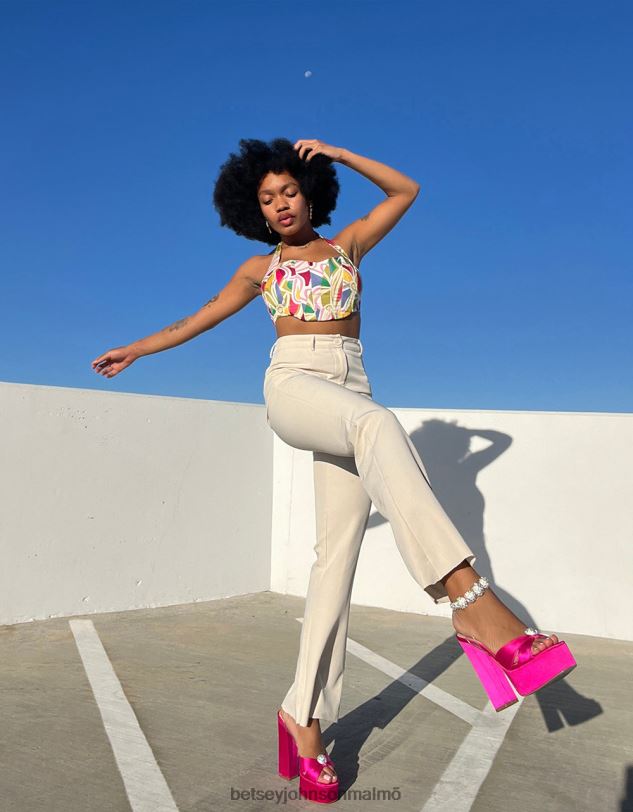 se Betsey Johnson kvinnor murare fuchsia skor 0V8BT100