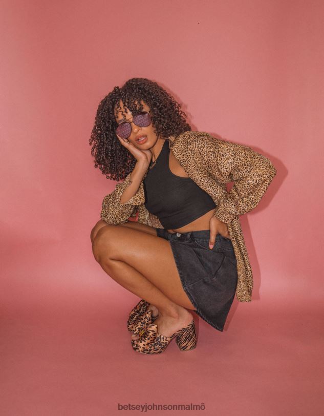 se Betsey Johnson kvinnor possie leopard multi skor 0V8BT5