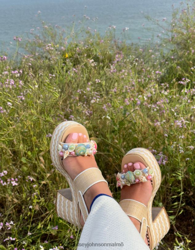 se Betsey Johnson kvinnor shellie naturlig multi skor 0V8BT67