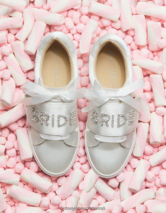 se Betsey Johnson kvinnor sb-liana elfenben satin skor 0V8BT183