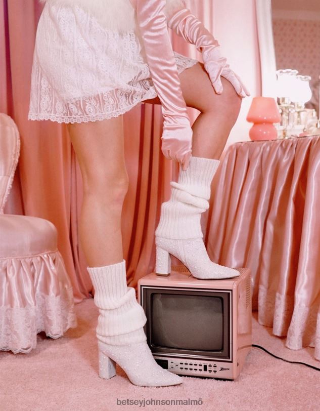 se Betsey Johnson kvinnor cady elfenben skor 0V8BT48