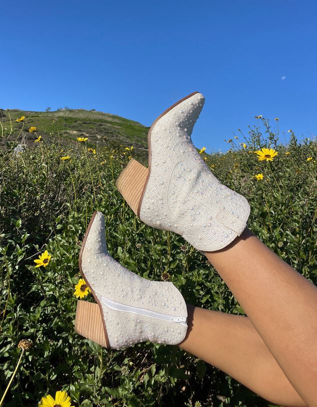 se Betsey Johnson kvinnor diva elfenben skor 0V8BT37