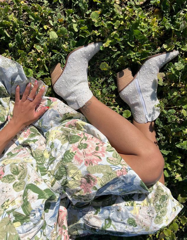 se Betsey Johnson kvinnor diva elfenben skor 0V8BT37