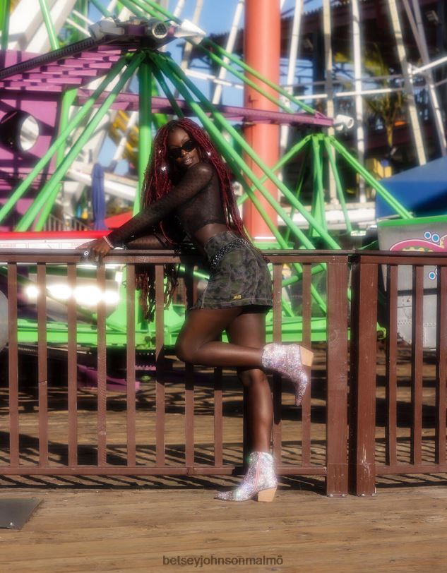 se Betsey Johnson kvinnor divaf blommig multi skor 0V8BT41