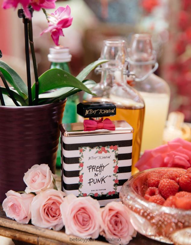 se Betsey Johnson unisex- pretty n punk eau de parfum rosa Tillbehör 0V8BT367