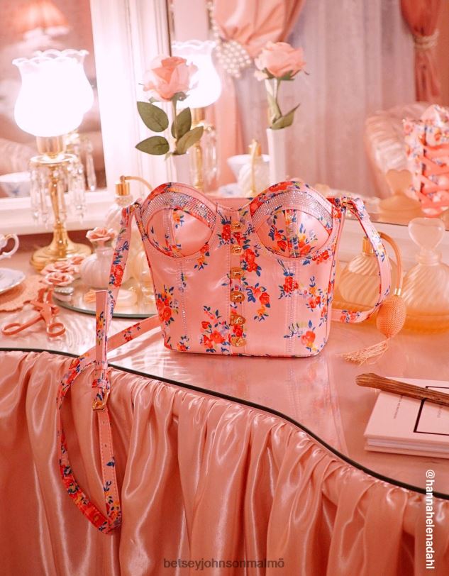 se Betsey Johnson kvinnor kitsch av korsetter älskar crossbody blommig Tillbehör 0V8BT220