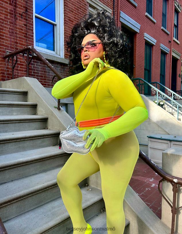 se Betsey Johnson kvinnor kitsch läs mina läppar crossbody silver Tillbehör 0V8BT213