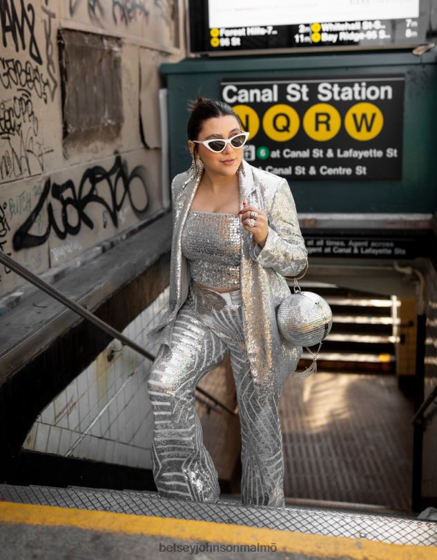 se Betsey Johnson kvinnor kitschdansande drottning crossbody silver Tillbehör 0V8BT210