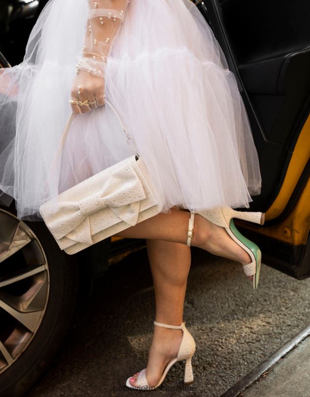 se Betsey Johnson kvinnor konvertibel bågeväska elfenben Tillbehör 0V8BT218