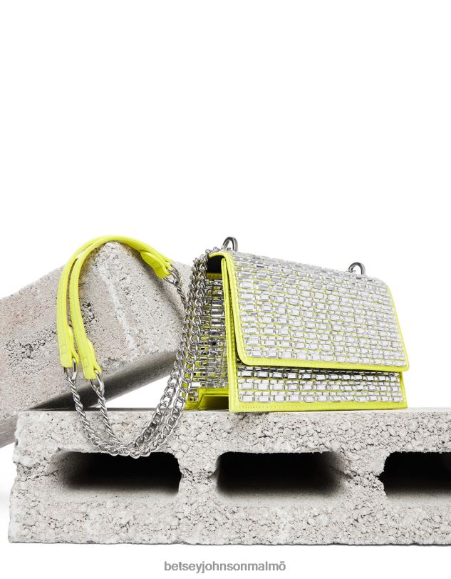 se Betsey Johnson kvinnor shine på cabriolet väska citron Tillbehör 0V8BT239