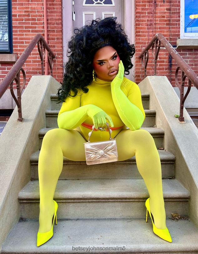 se Betsey Johnson kvinnor x markerar den övre handtagsväskan guld Tillbehör 0V8BT250