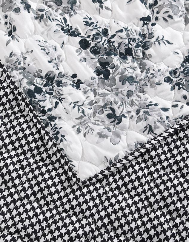 se Betsey Johnson unisex- blommig vingård kung quilt skenuppsättning svart Tillbehör 0V8BT413