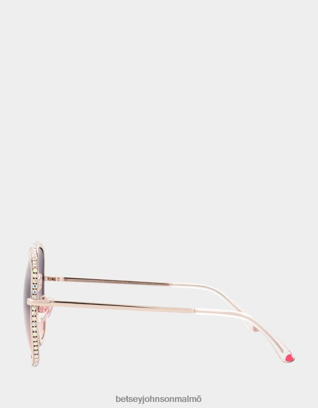 se Betsey Johnson kvinnor alla beslag solglasögon guld Tillbehör 0V8BT379