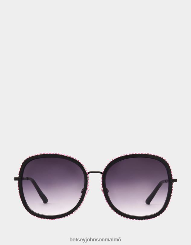 se Betsey Johnson kvinnor alla beslag solglasögon svart Tillbehör 0V8BT383