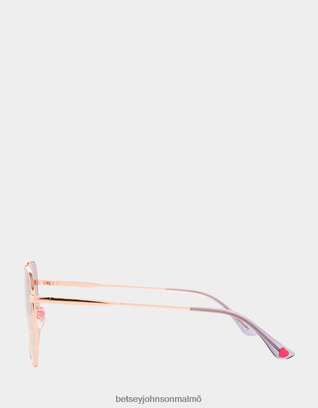 se Betsey Johnson kvinnor de finstilta solglasögonen guld Tillbehör 0V8BT374